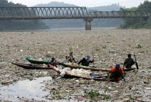 Подробнее: Река Цитарум - мировая клоака (фото, видео)